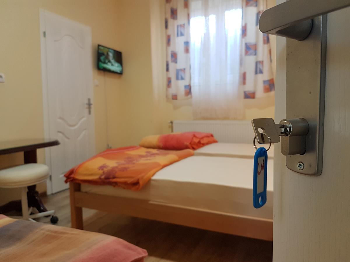 Hostel Beko فاليفو الغرفة الصورة